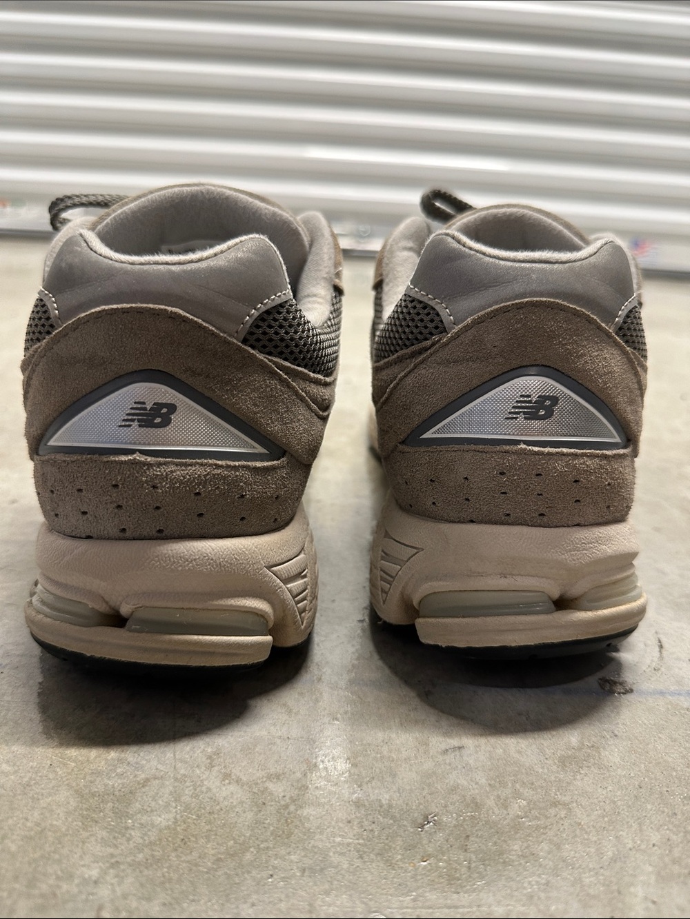 New Balance Men's Gray 2002r - Picture 6 of 6